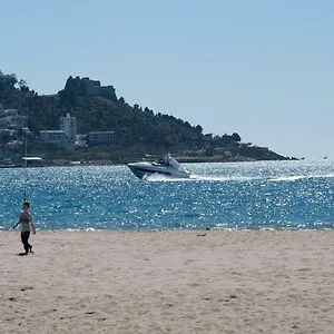 apartamento-a-pie-de-playa-y-parking.topcostabravahotels.com/